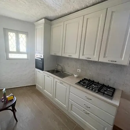 Mustaro R Сан-Теодоро